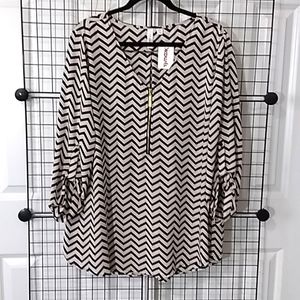 NEW* Blouse with adjustable sleeves